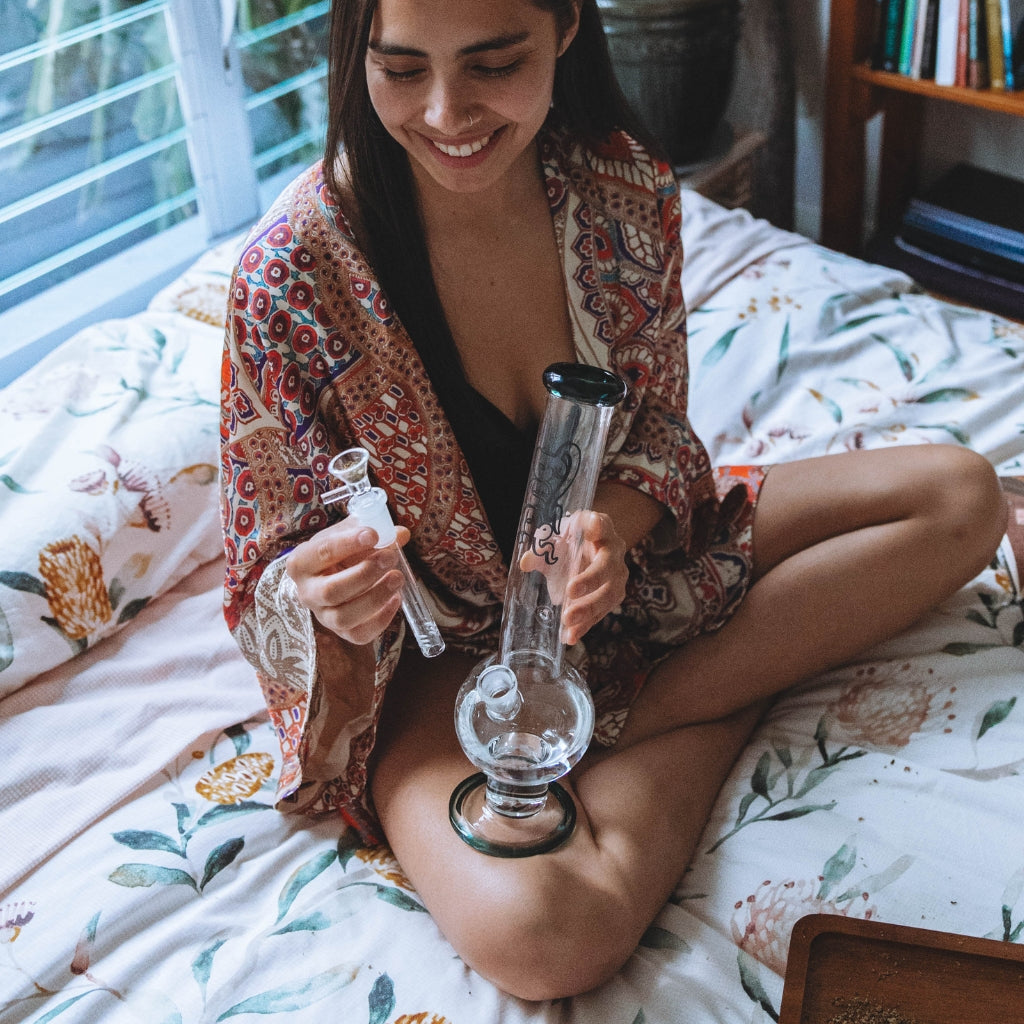 Are Glass Bongs Better?