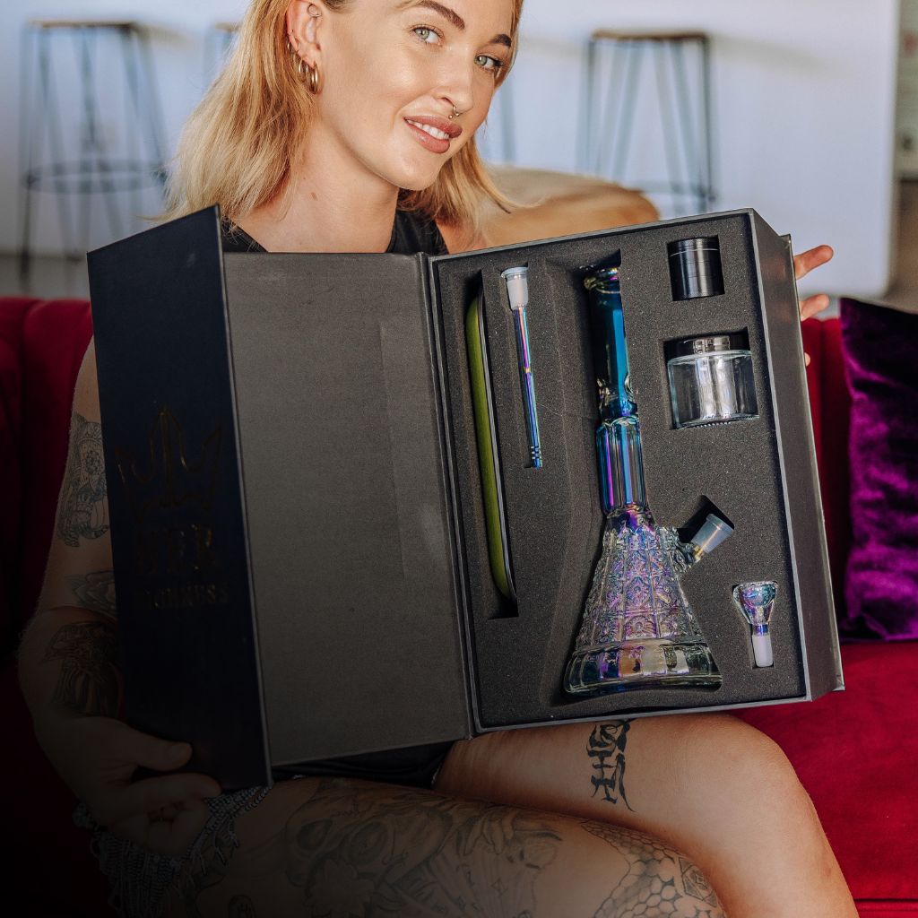 Woman holding Her Highness bong bundle