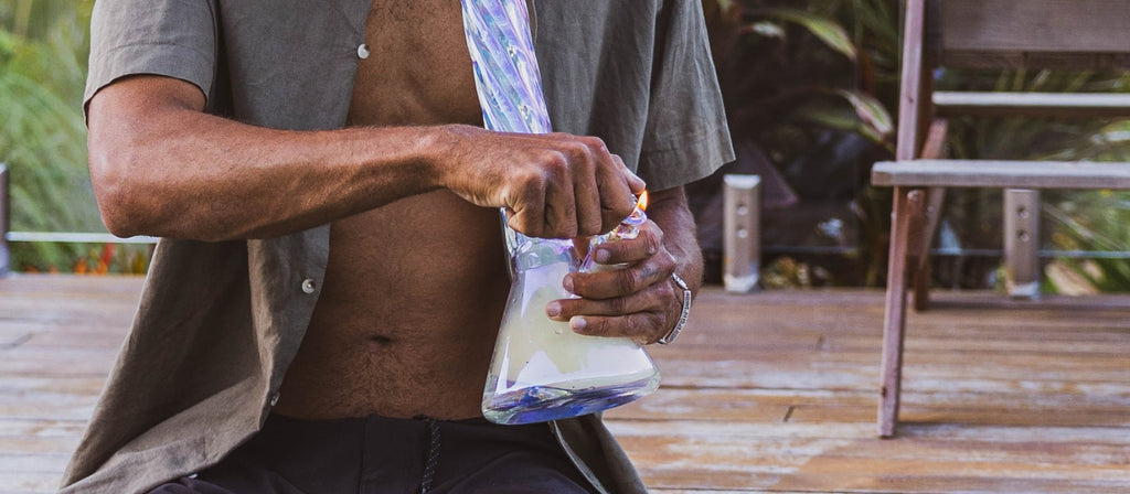 How Does A Bong Work: Breaking Down The Science – Glass Bongs Australia